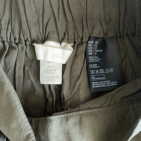 H&M S women’s high rise pull on olive green casual shorts w/pockets - Picture 3 of 6
